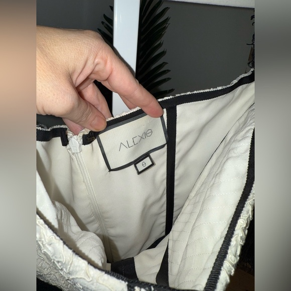 Alexis Antoinette Embroidered Fringed Midi Dress Black/White‎ Small - Picture 4 of 5